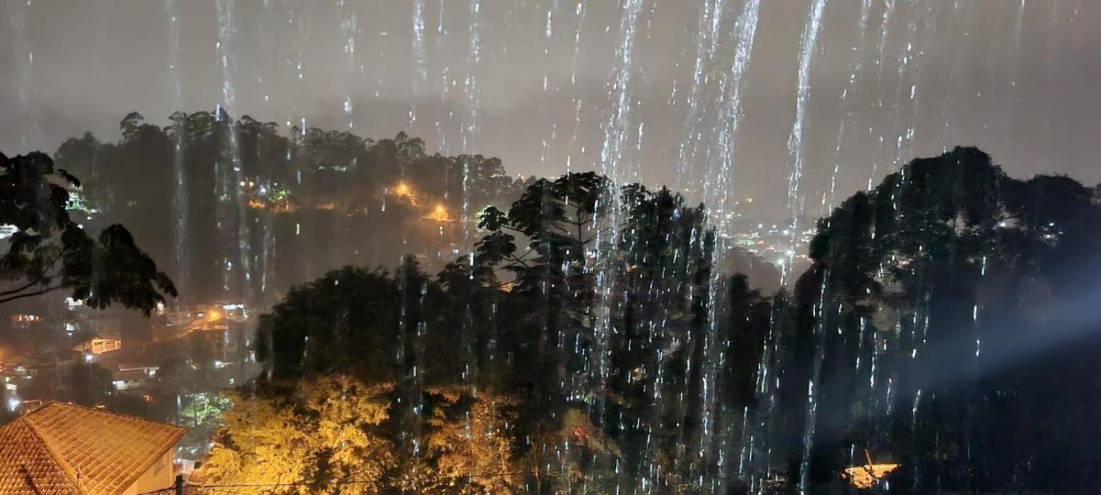 Chacara Do Vale, Lindo Visual Em * Nova Friburgo